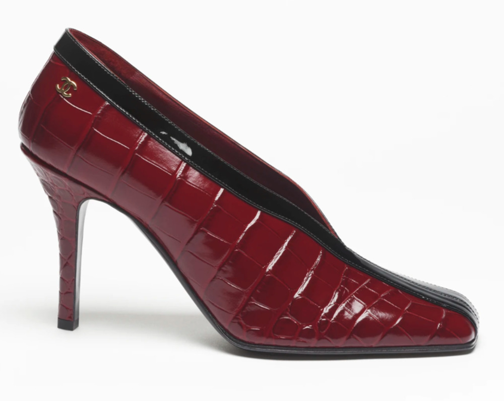 Chanel 26S Blazy Black Burgundy Red Crocodile Croc Embossed CC Heel Pump 39.5